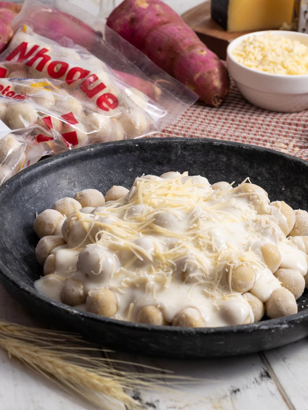 Nhoque de Batata Doce servido com molho